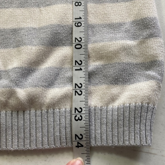 Polo by Ralph Lauren Gray and Cream Striped V-Neck Sweater - Picture 8 of 9